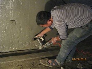 用YYA特種防水抗?jié)B漿料進(jìn)行大面積噴涂處理