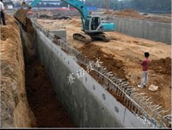 不規(guī)范施工及人為破壞很容易將卷材或涂料防水層破壞，形成漏水與竄水