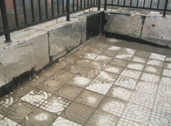 上人屋面做完卷材不漏水鋪上地磚后漏水