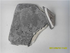 將瓷磚光面打開后，YYPE依然牢固粘接在另一側(cè)光面上