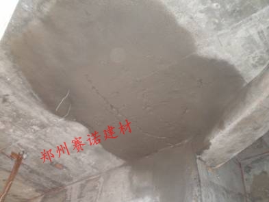 車庫頂板裂紋修復(fù)后 車庫頂板裂紋修復(fù)后