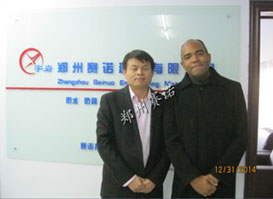 王福州總經(jīng)理與非洲客戶Vince在一起