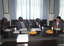 王總洽談國(guó)外項(xiàng)目 王總洽談國(guó)外項(xiàng)目