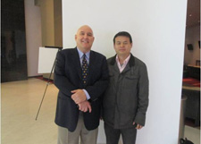 王總與國(guó)外專家在一起 王總與國(guó)外專家在一起