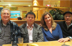 王總與國(guó)外專家在一起 王總與國(guó)外專家在一起