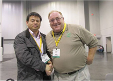 王總與國(guó)外專家在一起 王總與國(guó)外專家在一起