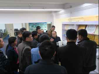 中場(chǎng)休息時(shí)，大家熱情的咨詢賽諾技術(shù)的各種新型技