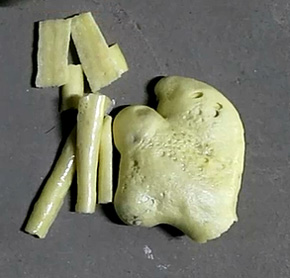 普通聚氨酯易脆，和混凝土不粘結(jié)