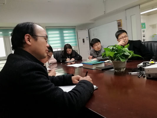 賽諾工作人員聆聽法律知識 賽諾工作人員聆聽法律知識