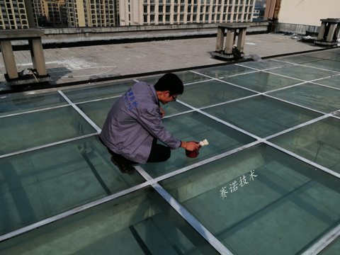 玻璃屋面漏水 玻璃屋面漏水