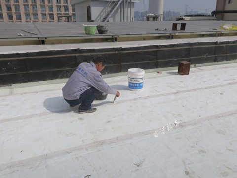 廣場(chǎng)磚屋面漏水