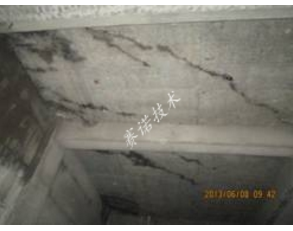 地下車庫大面積漏水 地下車庫大面積漏水