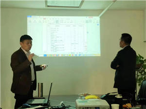 中國(guó)建科院黃靖黃總，河南建材院白召軍白總，張茂亮處長(zhǎng)蒞臨鄭州賽諾建材參觀考察